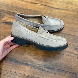 House of Harlow 1960 gunner light taupe gray suede platform loafers size 9.5